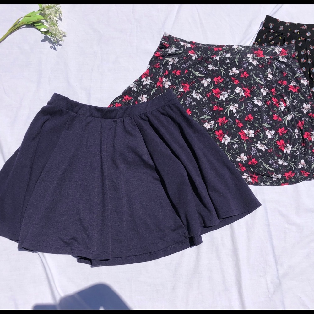 Skirts Bundle - Picture 2 of 3